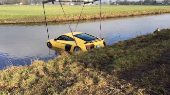 Audi R8 água