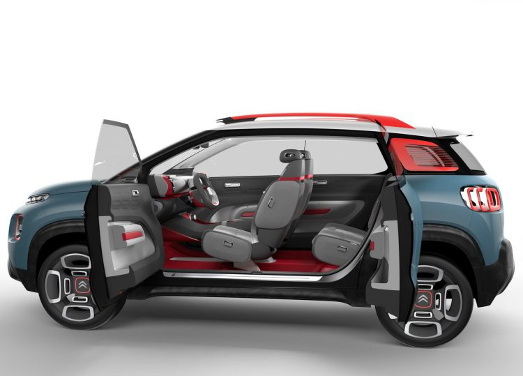 2017 Citroen C-Aircross concept com portas abertas