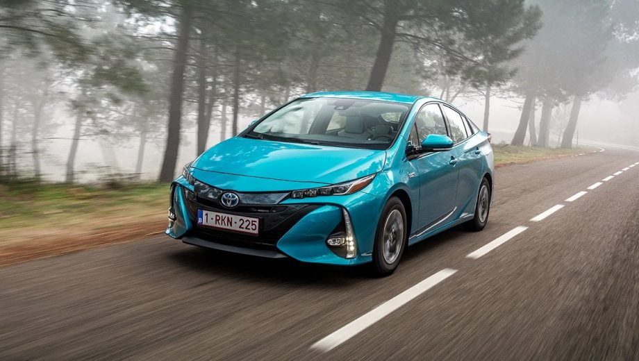 Toyota Prius Plug-in (1)