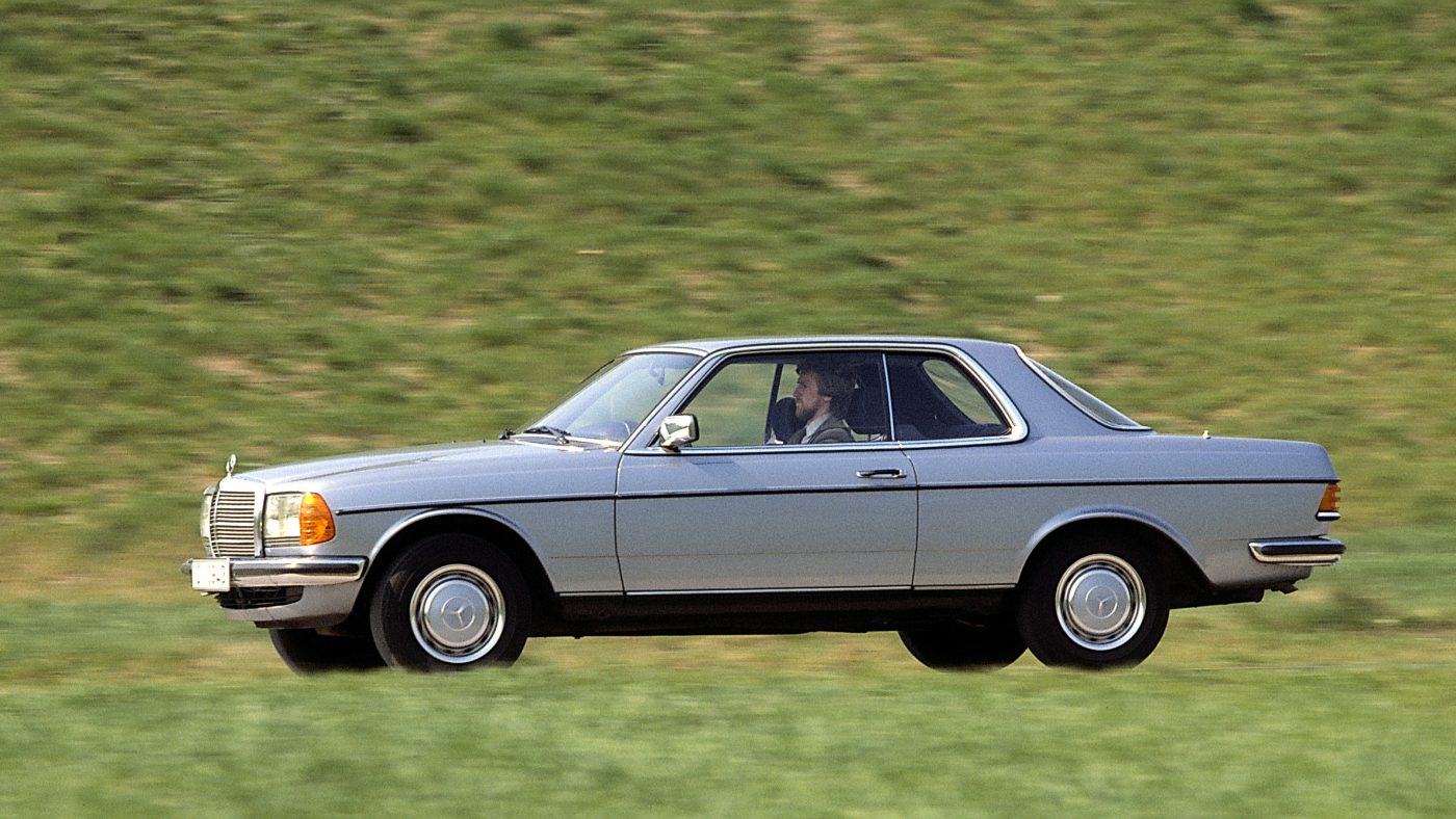 Mercedes-Benz Coupé der Baureihe C 123 (1977 bis 1985). Foto aus dem Jahr 1980. ; Mercedes-Benz coupé in the C 123 (1977 to 1985) model series. Photograph dated 1980.;