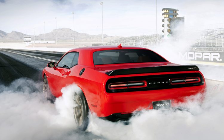 2016 Dodge Challenger SRT Hellcat - burnout