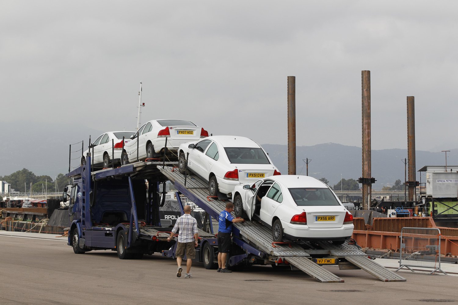 Volvo S60 Recce a serem transportados