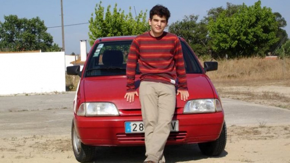 Guilherme Costa com o seu Citroën AX