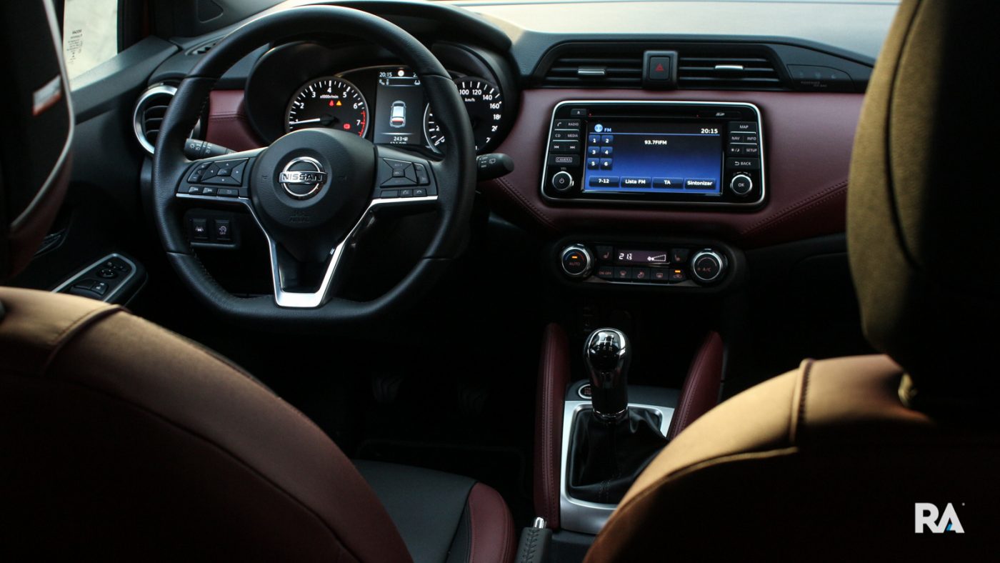 Nissan Micra IG-T interior