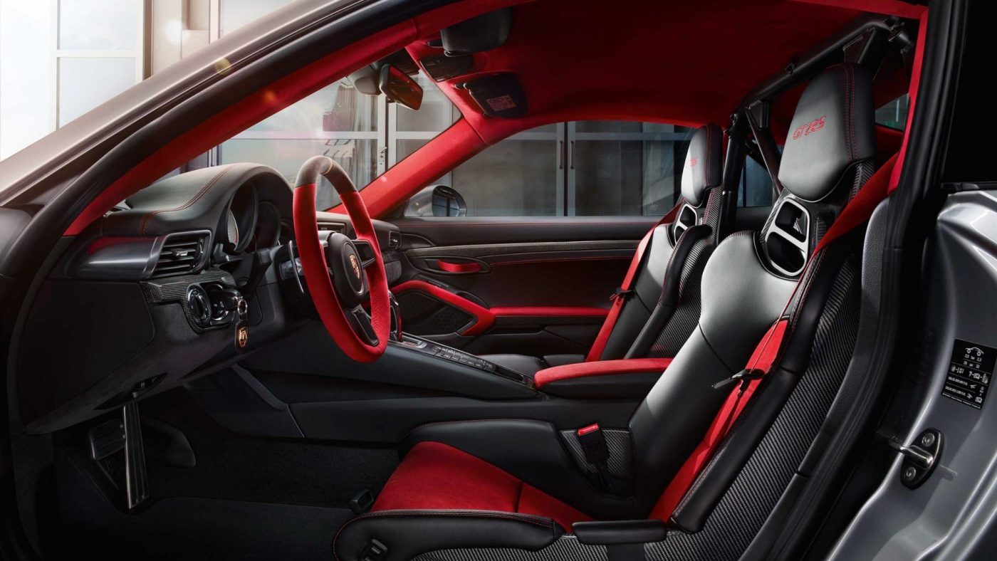 Porsche 911 GT2 RS interior