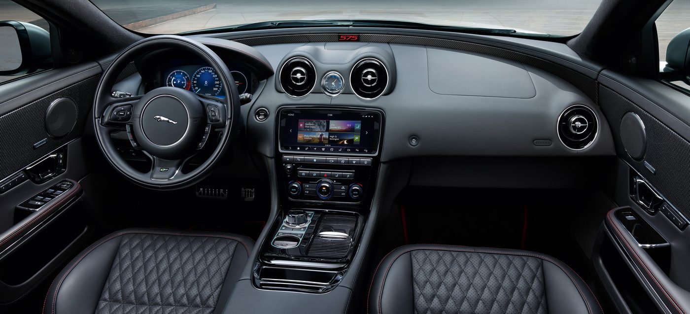 Jaguar XJR - interior