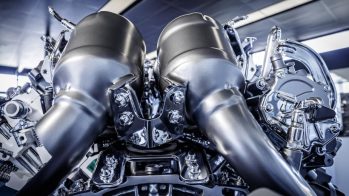 Motor V8 bi-turbo Mercedes-Benz