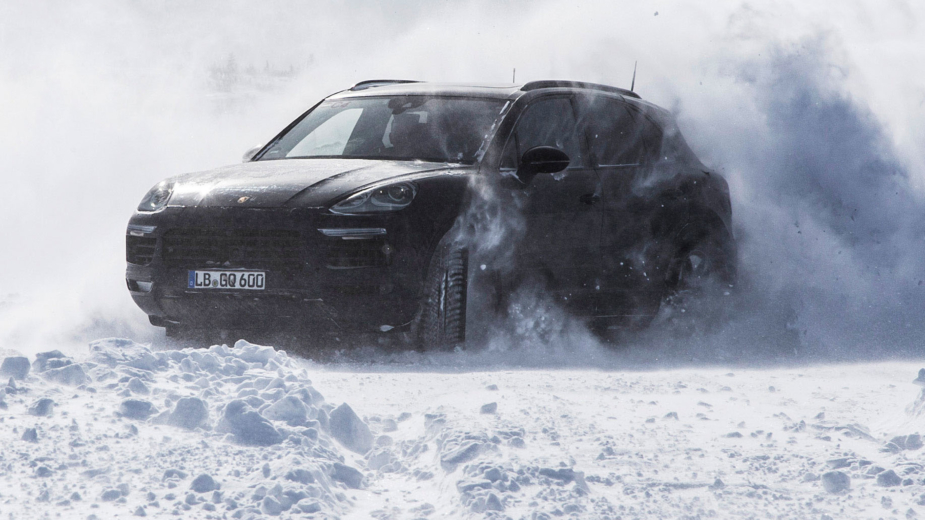 Porsche Cayenne a ser testado na neve