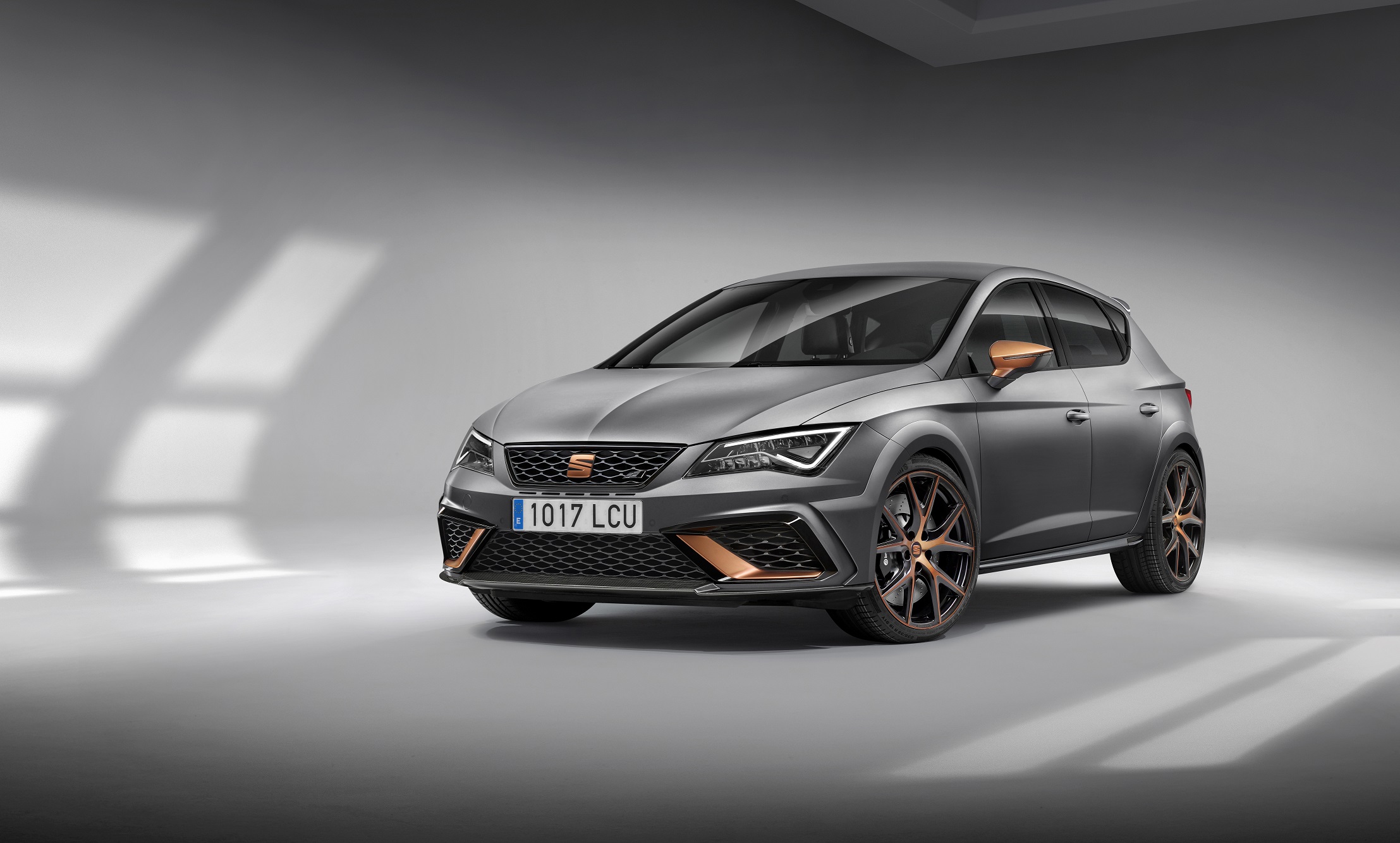 SEAT Leon Cupra R