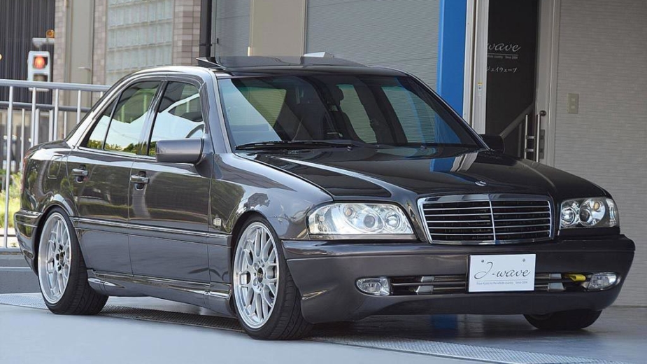 Mercedes-Benz C200 com motor do Honda S2000 F20C