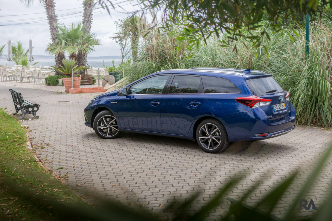 Ao volante da Toyota Auris Hybrid Touring Sports. Alternativa aos Diesel?