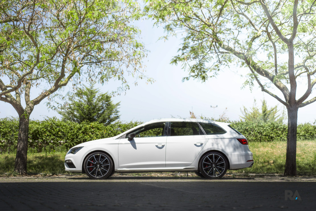 SEAT Leon ST CUPRA 300