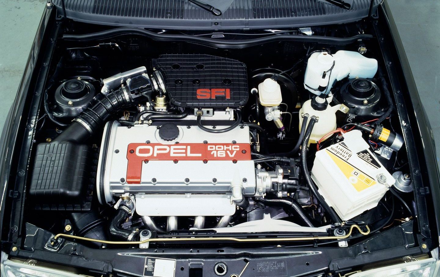Двигатель opel c20xe