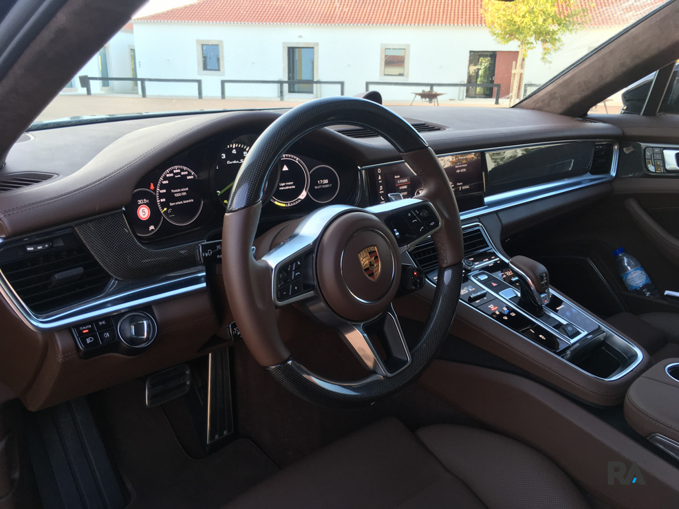 Porsche Panamera Turbo S E-Hybrid interior