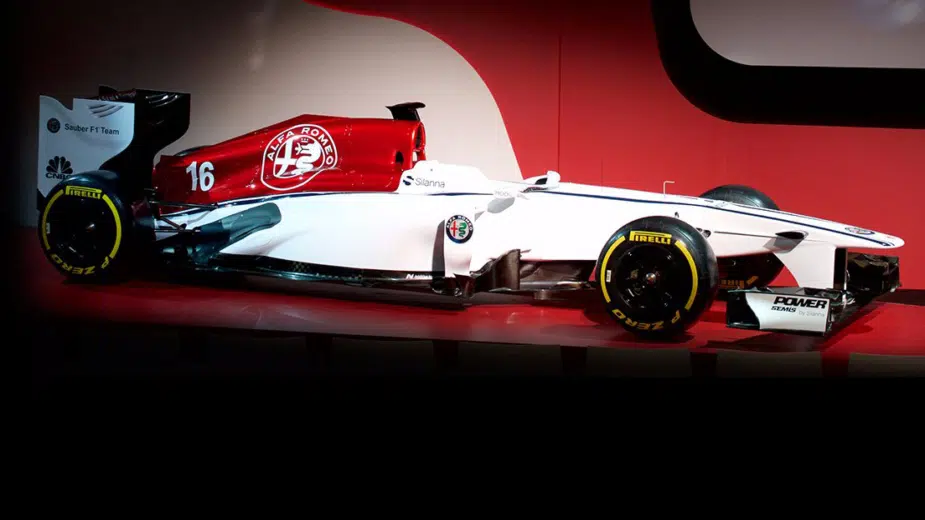 Alfa Romeo Sauber F1 Team — monolugar decorado com as novas cores