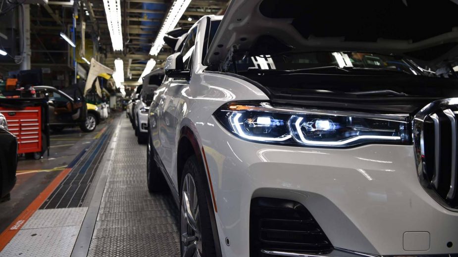 BMW X7 pré-produção, na linha de montagem