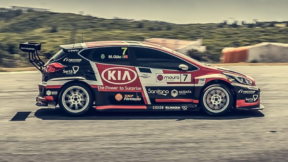 Kia Cee'd TCR