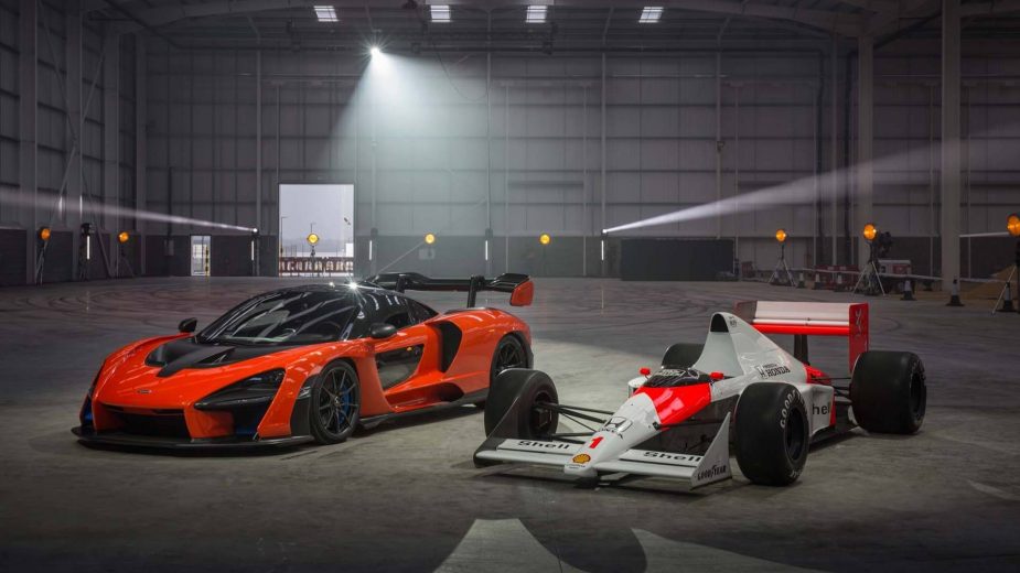 McLaren Senna com McLaren MP4/5 de Ayrton Senna no MCTC