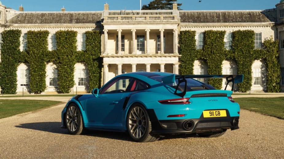 Porsche 911 GT2 RS à frente da Goodwood House — Goodwood Festival of Speed