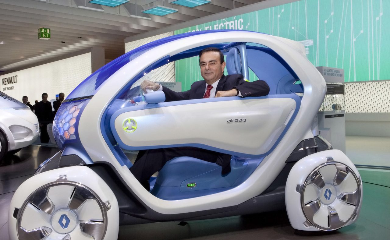 Carlos Ghosn com Renault Twizzy Concept