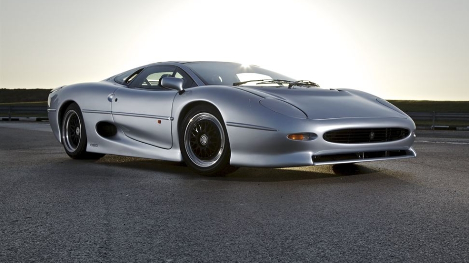 Jaguar XJ220