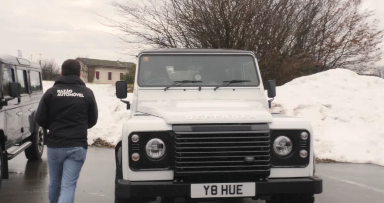 Land Rover Defender Works V8
