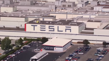 Fábrica da Tesla em Fremont, Califórnia, EUA