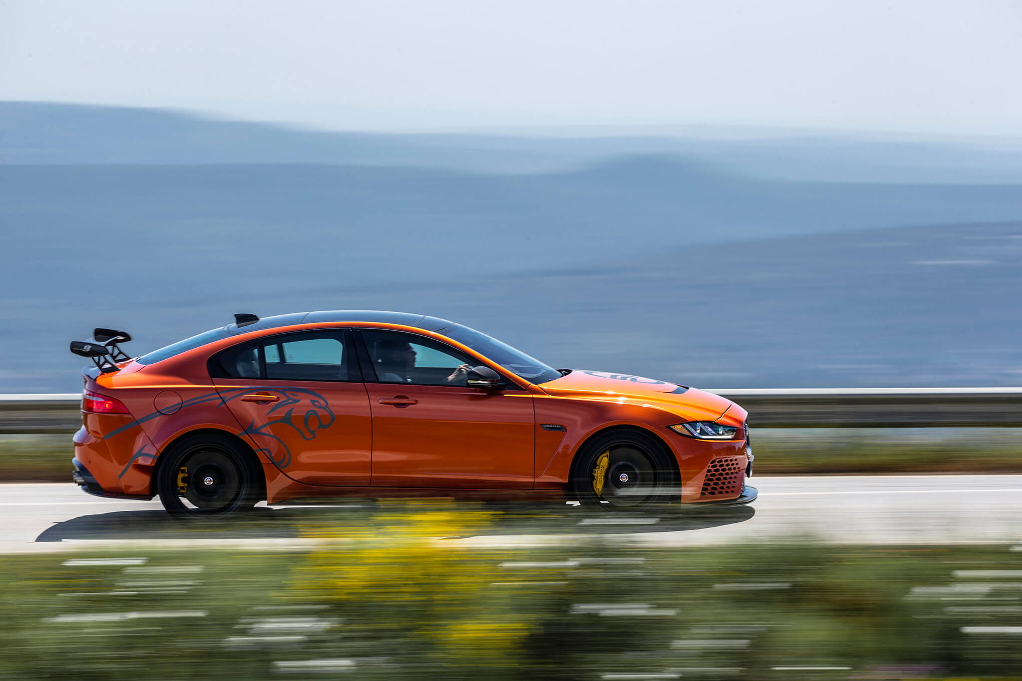 Jaguar XE SV Project 8