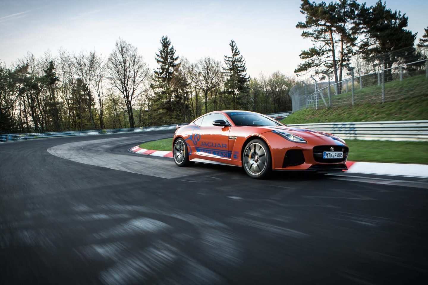 Jaguar XJR575 e F-Type SVR Nürburgring 2018