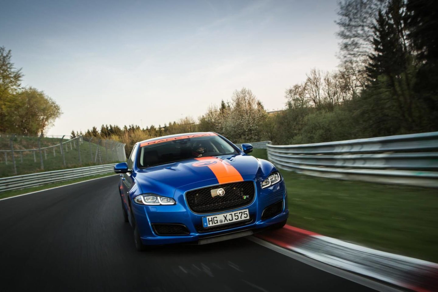 Jaguar XJR575 e F-Type SVR Nürburgring 2018