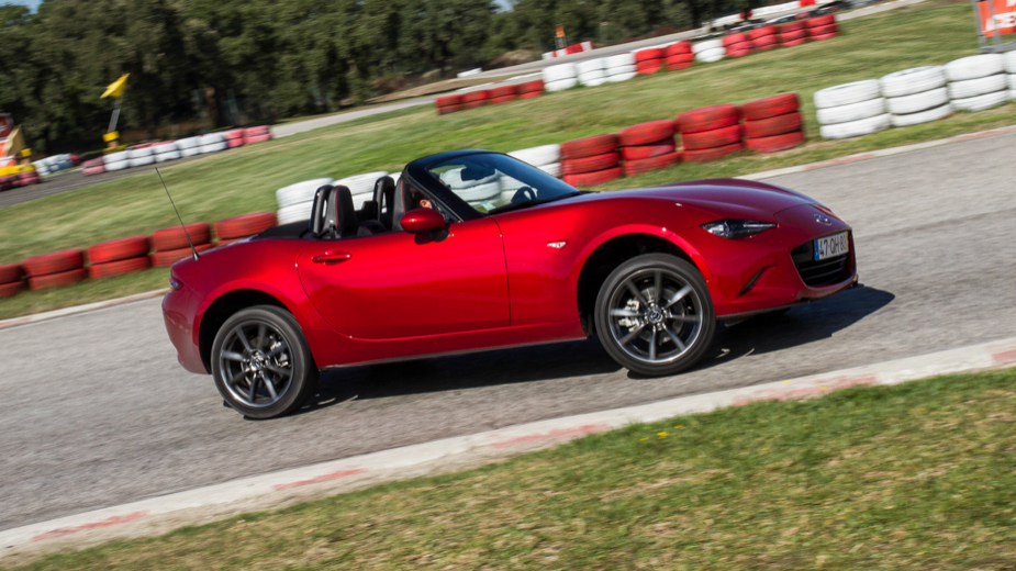 Mazda. Filtro de partículas para motores a gasolina? Não precisamos Mazda-mx-5-29_925x520_acf_cropped