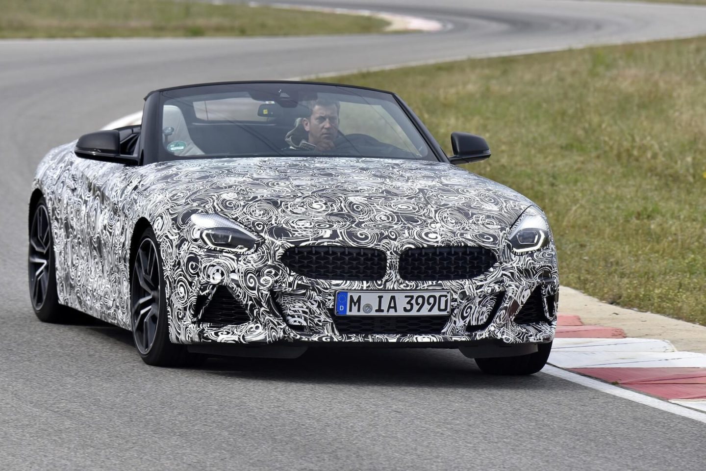 BMW Z4 2019 Camuflado