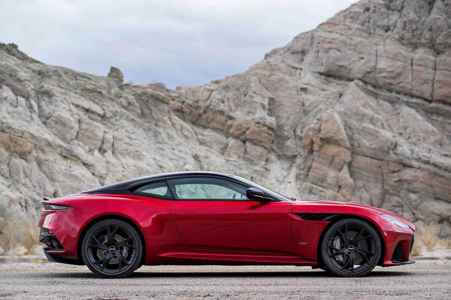 Aston Martin DBS Superleggera 2018