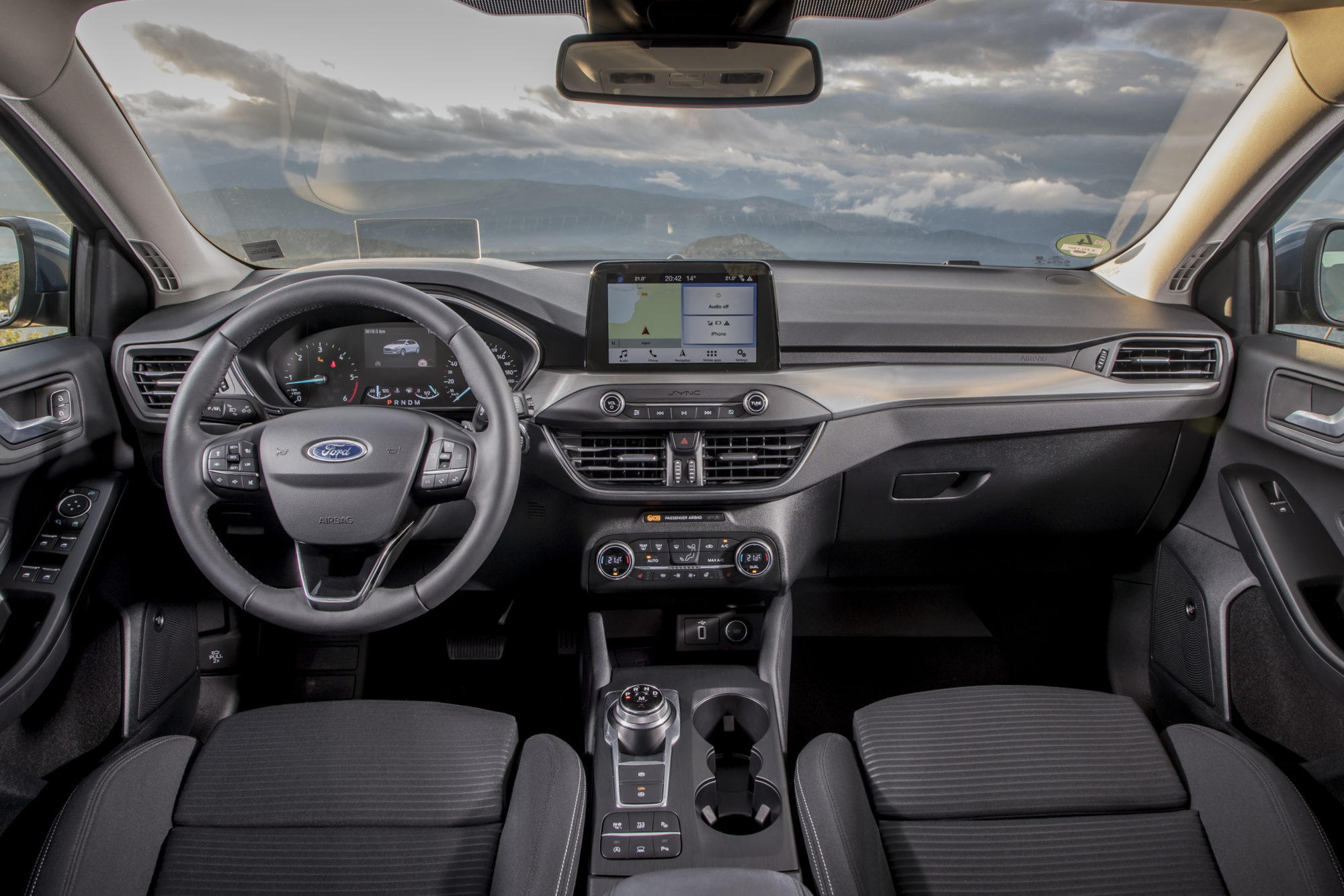 Interior do novo Ford Focus na versão Titanium.
