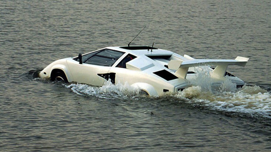 Lamborghini Countach anfibio