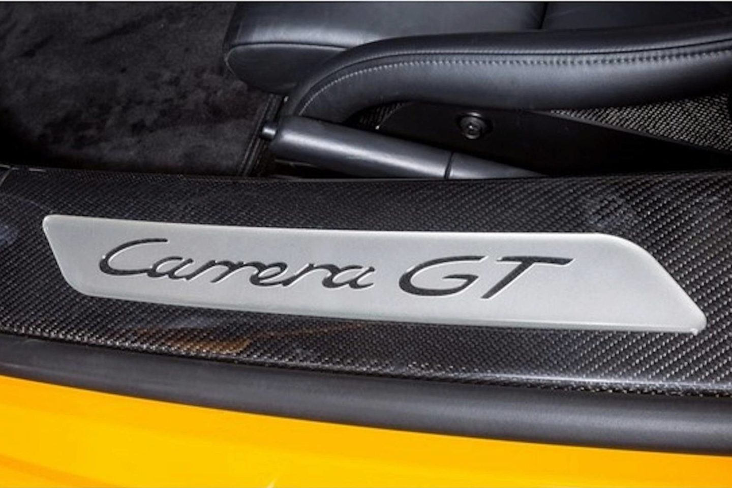 Porsche Carrera GT Amarelo