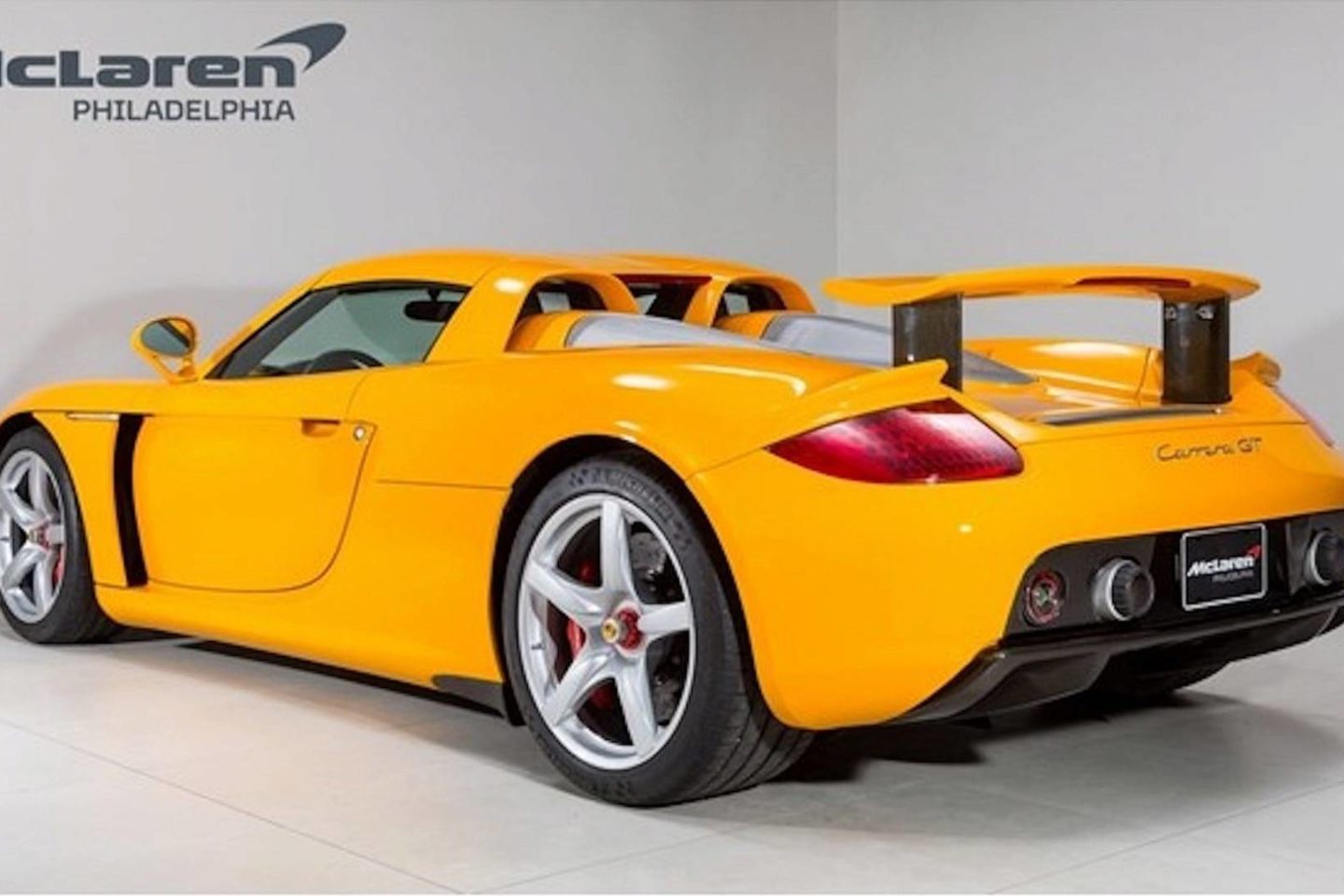 Porsche Carrera GT Amarelo