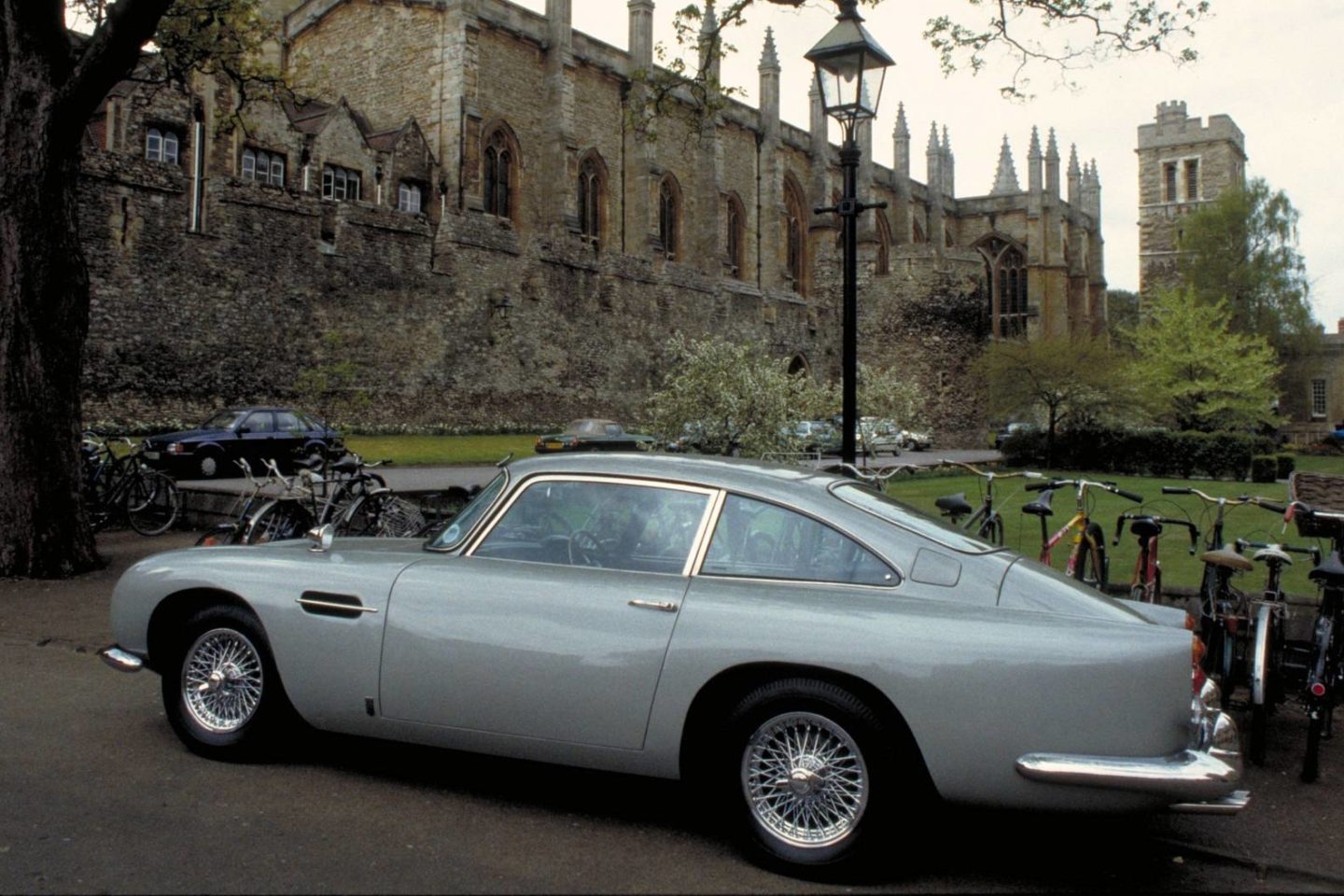 Aston Martin DB5 James Bond