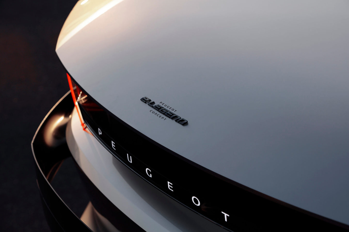 Peugeot e-Legend