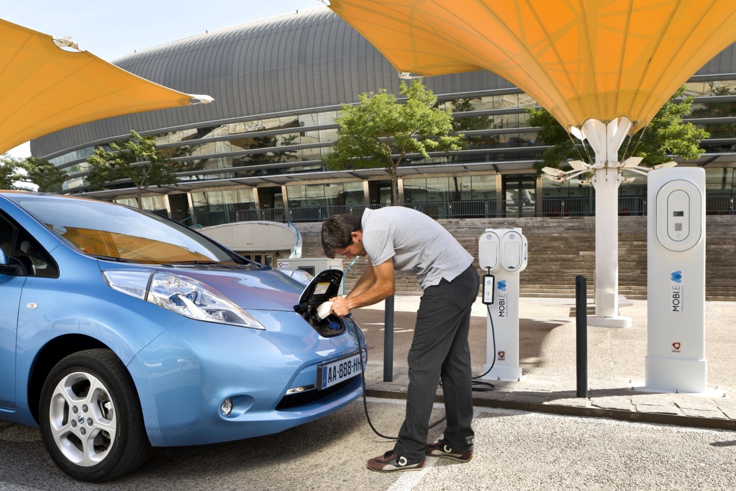 Nissan Leaf carregamento