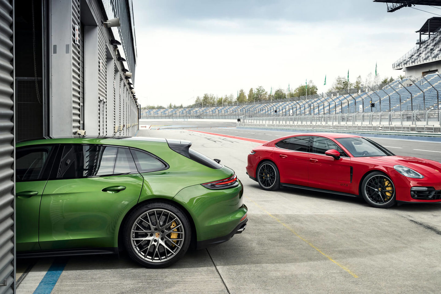 Porsche Panamera GTS Sport Turismo e Porsche Panamera GTS