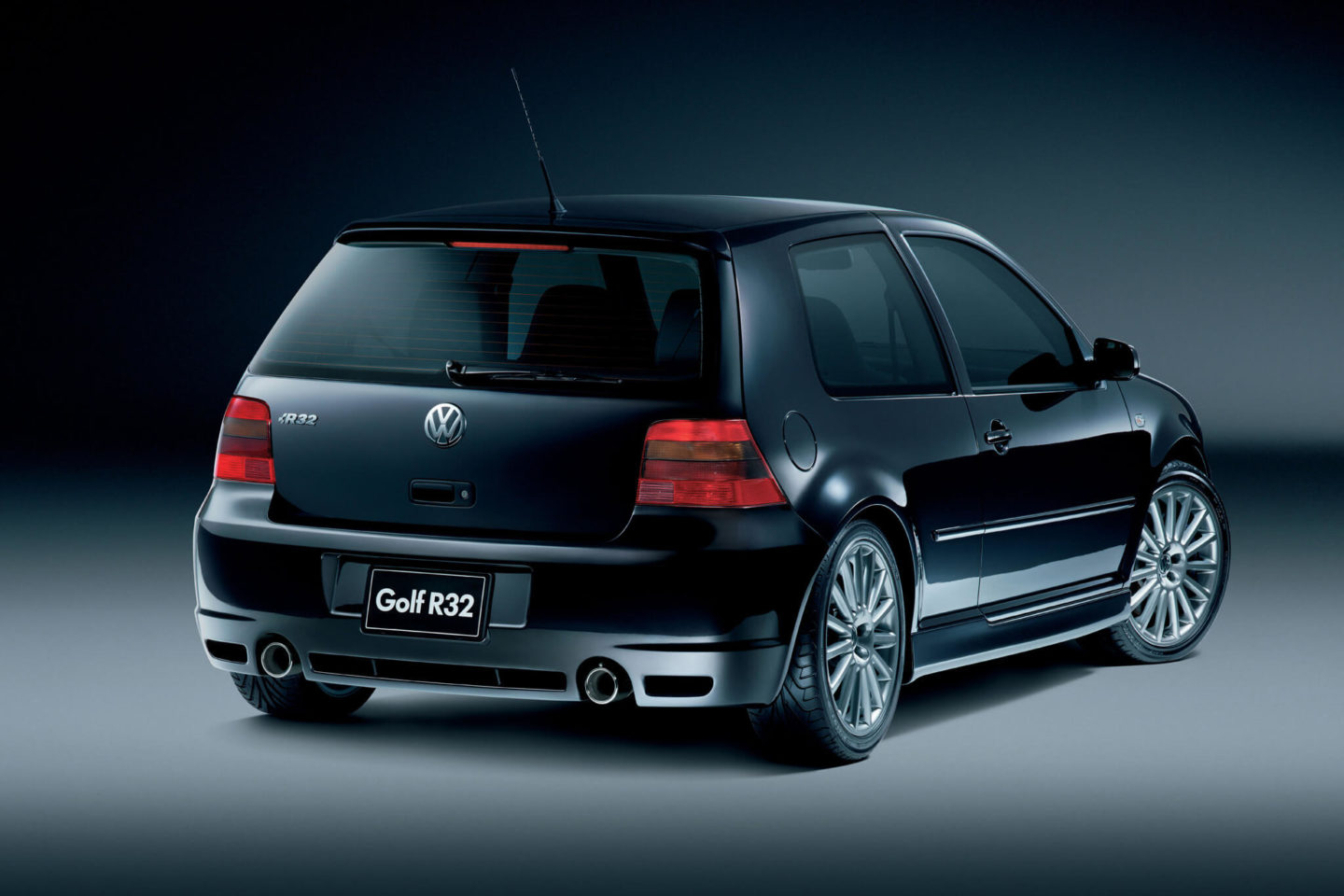 Volkswagen Golf R32