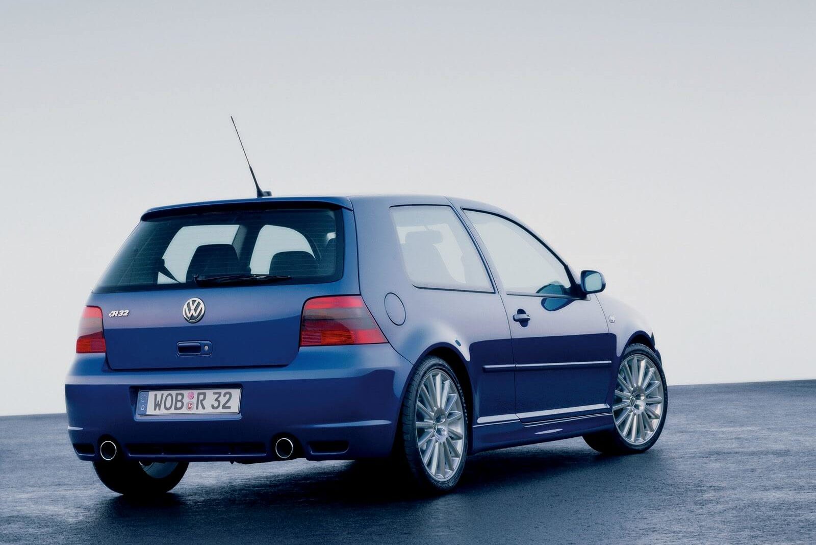 Volkswagen Golf R32