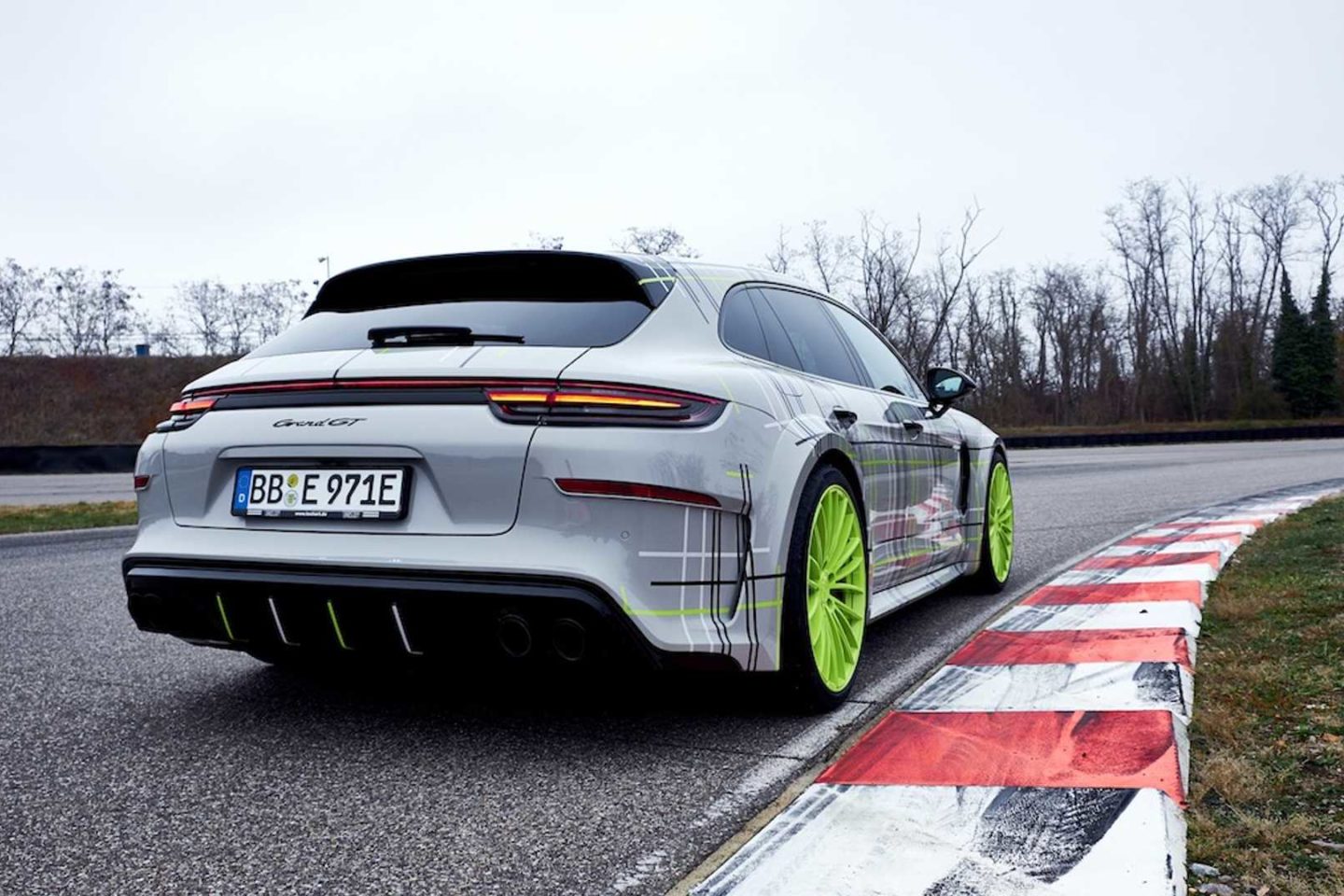 Porsche Panamera Turbo S E-Hybrid Sport Turismo by TechArt