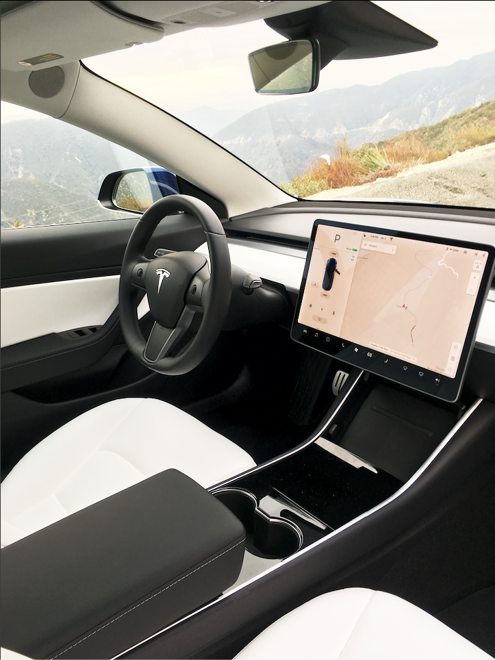 Tesla Model 3 — sistema de infoentretenimento