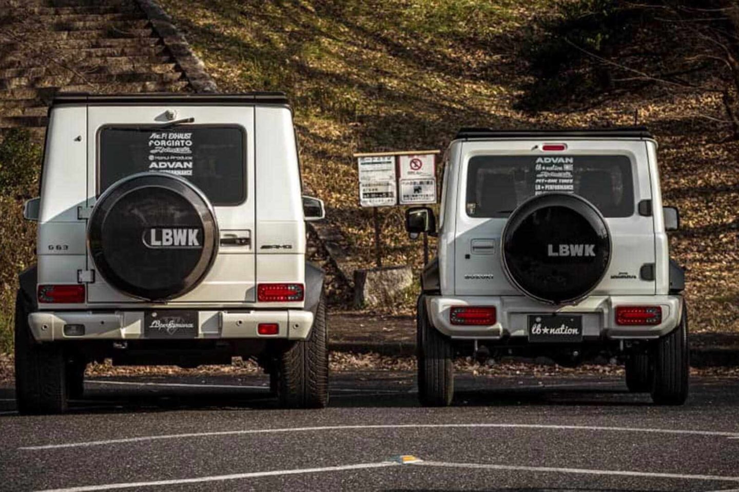 Suzuki Jimny e Mercedes-Benz Classe G Liberty Wall