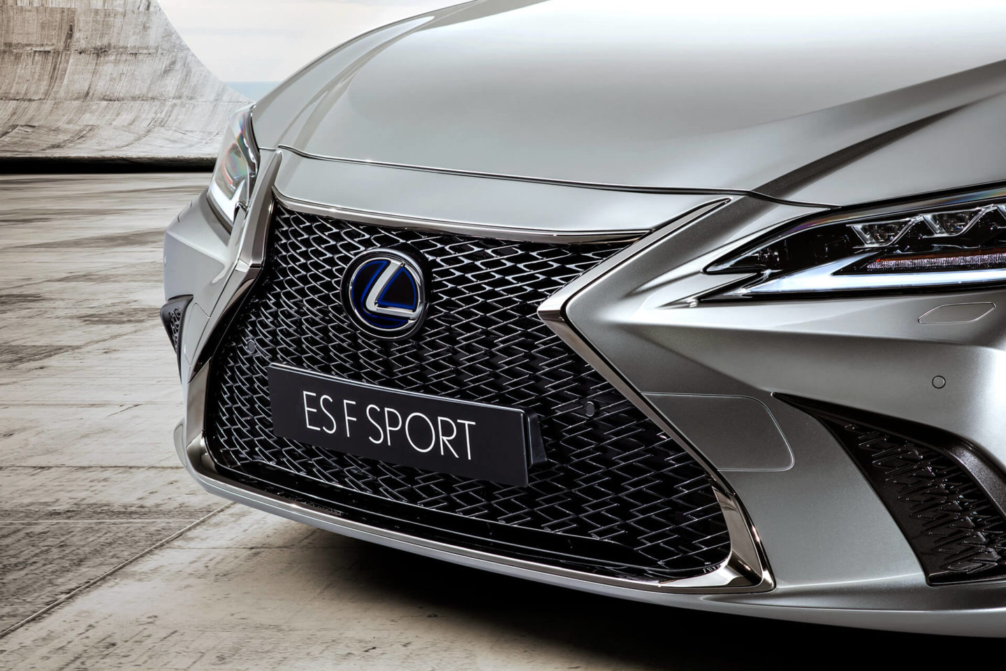 Lexus ES 300h F Sport