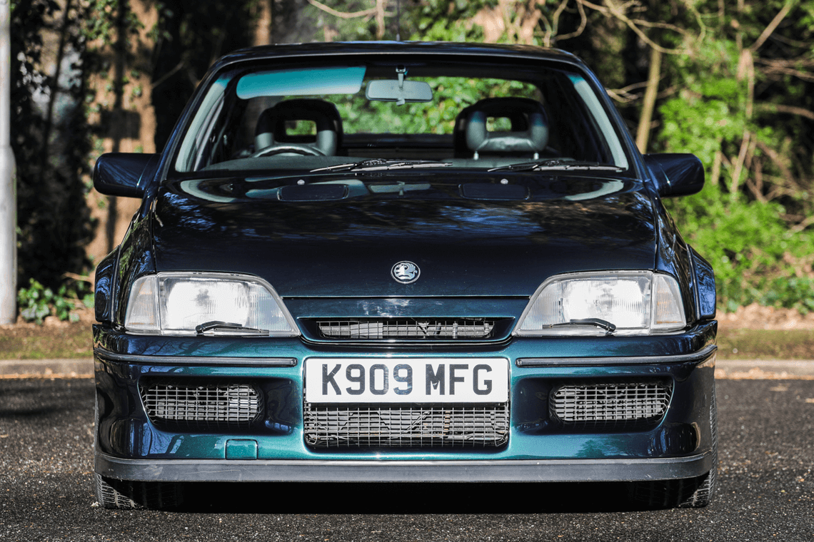 Lotus Carlton