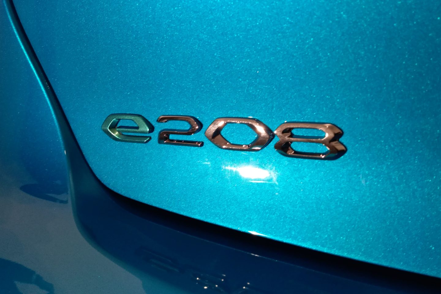 Peugeot e-208