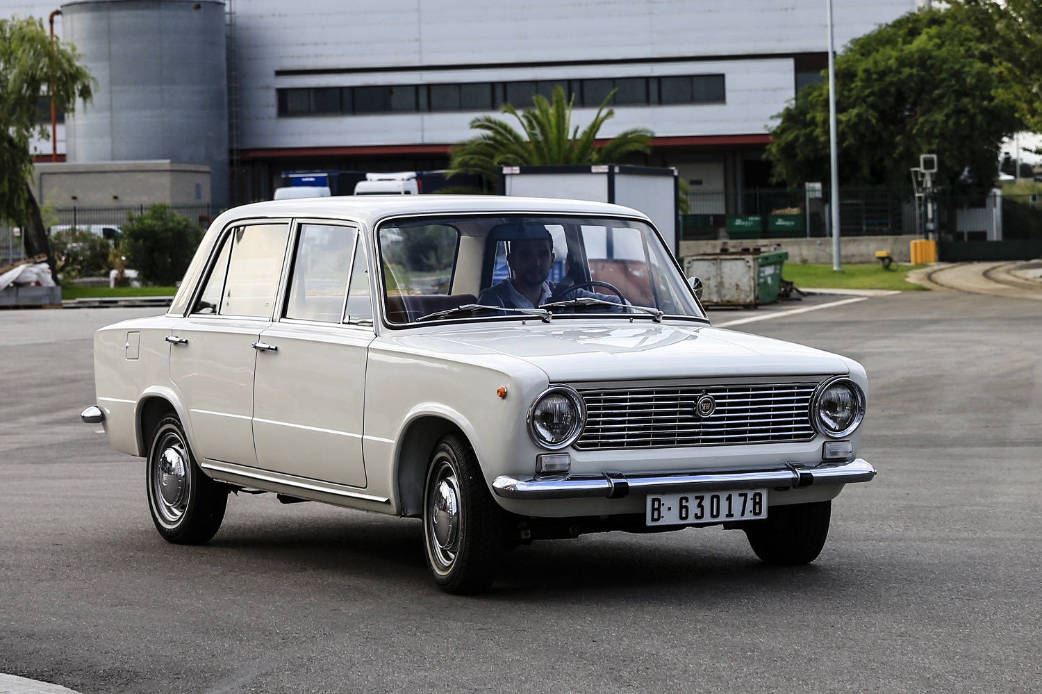 SEAT 124